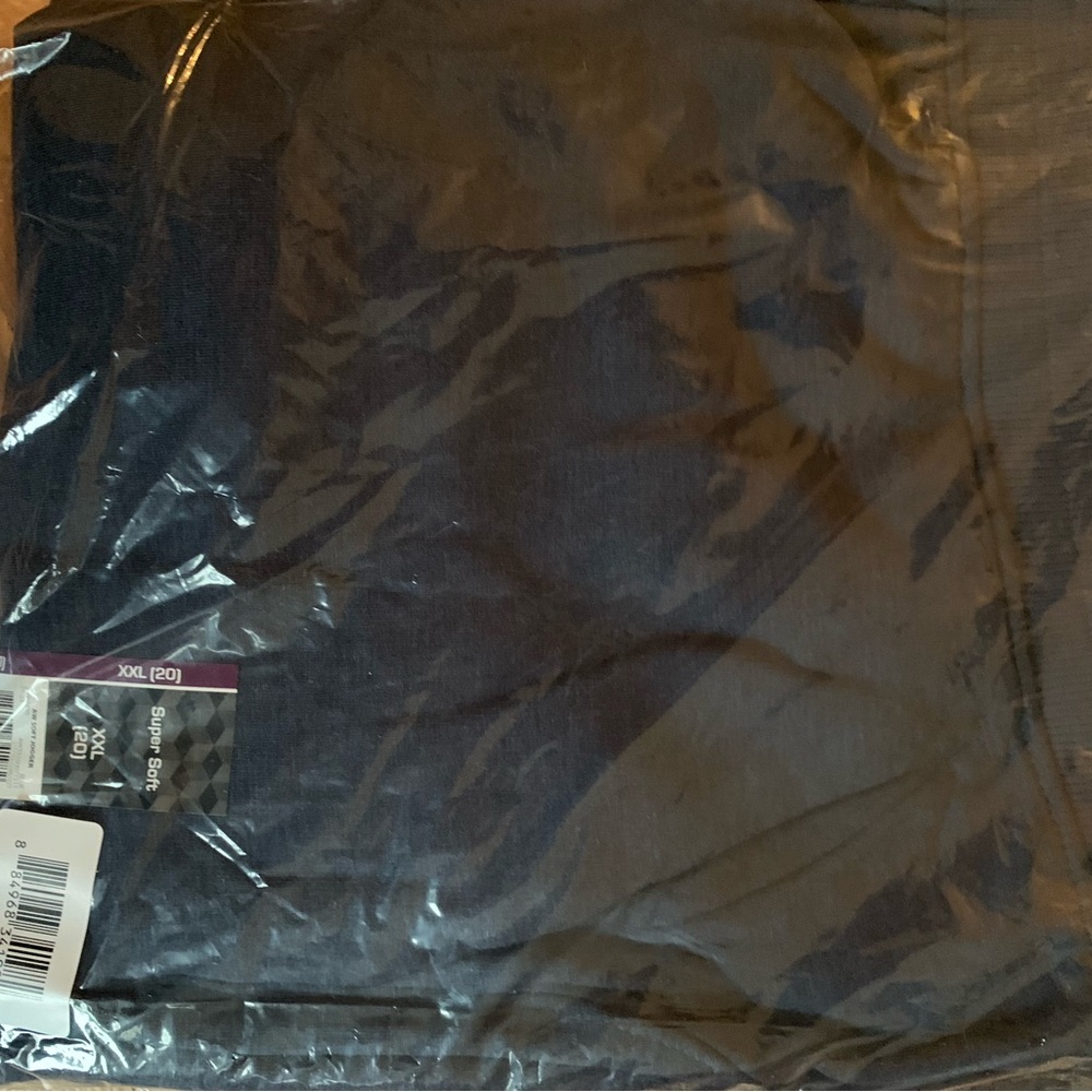New in packaging 
Xxl 
Black
Jogger style
Pockets
Drawstring 
Super soft
